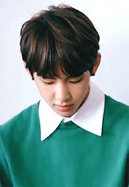 Read on to know more check out the goofy and fun side of v of bts that you might have not seen before. Funny Gifs Kim Taehyung Gif Vsgif Com