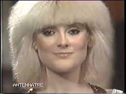 Non è cambiata donatella rettore, icona pop italiana definita anche la pantera bianca, è sempre ironica, irriverente e carismatica. Donatella Rettore Esordi 1975 1978 Youtube