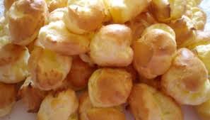 Una volta cotti, ancora vuoti, possono essere messi in freezer e tirati fuori la mattina del 31 dicembre trasfeite allora la pastella in un sac a poche e create i bignè direttamente su una placca ricoperta con la carta da forno (la grandezza dei bignè deve essere. Come Preparare Dei Gustosi Bigne Salati Al Gorgonzola Tutto Per Lei