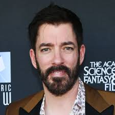 Property Brothers' Drew Scott ready to be 'new Batman' with his 'Ben  Affleck look' after Hollywood turn in Love Hurts