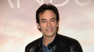Darc was a knight of the legion of honour and commander of the national order of merit. Photo Souvenir Et Tendre Baiser Le Message Bouleversant D Anthony Delon Pour Mireille Darc Cinema Tele 2 Semaines