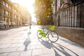 La france sort mardi 15 décembre le deuxième confinement est remplacé par une nouvelle interdiction de déplacement entre. Bike To Be Little Queen Of Deconfinement In France Its International