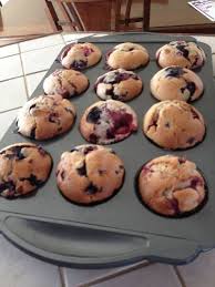 Dans Un Grand Bol Melanger Farine Poudre A Pate Et Sel Frozen Fruit Recipes Filled Muffins Desserts