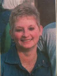 Mom died before I turned 6. But what hurts the most is the fact that I  don't have any of her photos. 😔😔😔😭