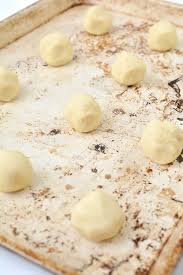 Keto Butter Sugar Cookies Makes 24 36 Cookies Ingredients 1 C Almond Flour C Swerve Or Other K Butter Sugar Cookies Keto Cookies Keto Butter Cookies
