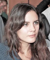 La parlamentaria camila vallejo instó al candidato presidencial de evópoli a pedir disculpas por el primer capítulo de su franja de primarias. Camila Vallejo Wikipedia