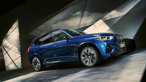 The bmw adeptly combines sporty capability with luxurious composure, giving it broad appeal. Bmw X5 Discover Highlights Bmw Com Au