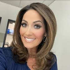 Elaine Digiovanni's Instagram, Twitter & Facebook