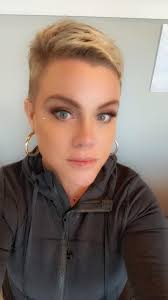 Which hair color looks prettier