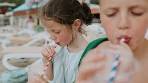 Jennifer Hawkins daughter Frankie meets baby Hendrix