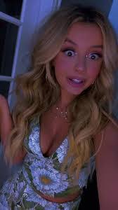 Mallory Mahoney's Instagram, Twitter & Facebook