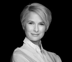 Anna Cheney's Instagram, Twitter & Facebook