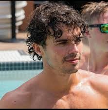 Taylor Prather's Instagram, Twitter & Facebook