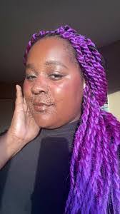 Katie Queen's Instagram, Twitter & Facebook