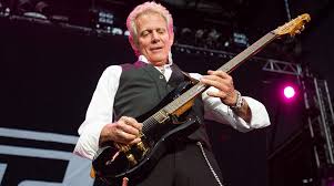 Former Eagles guitarist Don Felder abruptly exits stage due to 'medical  episode'