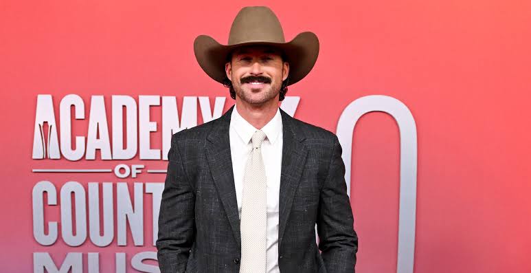 Riley Green Reveals The Surprising Benefit Of Shaving His Signature Mustache  - Wide Open Country