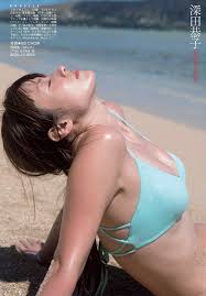 コンドームポーズに見えるショットにそろそろヌード期待！深田恭子の抜けるグラビアエロ画像ｗｗｗｗｗｗｗ｜エロ牧場