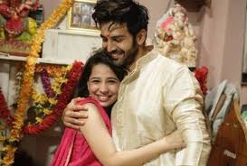 Kartik Aaryan Proud On His Younger Sister Kritika Tiwari And Share A Post à¤• à¤° à¤¤ à¤• à¤†à¤° à¤¯à¤¨ à¤• à¤¬à¤¹à¤¨ à¤• à¤¬à¤° à¤¥à¤¡ à¤ªà¤° à¤¬à¤¡ à¤¤ à¤¹à¤« à¤¬ à¤² à¤µ à¤¡ à¤¨à¤¹ à¤‡à¤¸ à¤« à¤² à¤¡ à¤® à¤šà¤®à¤• à¤ à¤— à¤¨ à¤® Amar Kartik aryan with his father.
