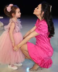 82k Likes 290 Comments Xhensila Myrtezaj Xhensilamyrtezaj On Instagram Matiastravel Santorini Cute Girl Poses Girl Poses Hot Hair Colors