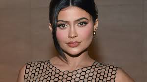 She has starred in the e! Kylie Jenner Defended Her Short Toe After Fans Made Fun Of It Teen Vogue
