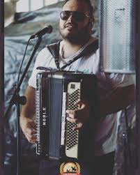 Fim de semana abençoado e de muito trabalho ! Obrigado Deus 🙏🏼❤️🪗🎼🎧