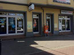 Gunpowder milkshake was entirely filmed in berlin, although the movie is set in an undisclosed city.the paychecks seen in the film were issued by the fictional berliner. Ihre Targobank In Berlin Frankfurter Allee 108
