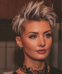 The short feathered bob is the right choice for those who looking for stylish and modern bob gray hair ideas. 2021 Fall Short Haircut Trends 25 Hairstyles Haircuts