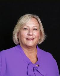 Amanda Tinkle's Instagram, Twitter & Facebook