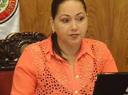 Cuatro salarios para la hija