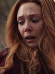 Elizabeth Olsen quer traje com menos decote para a Feiticeira Escarlate nos  próximos filmes da Marvel