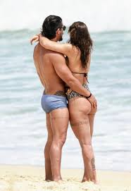 Colunista diz que vitão arrumou briga após ouvir comentários maldosos na praia cantor estaria viajando pelo méxico e resolveu tirar satisfação com brasileiros que estavam no local Priscila Fantin E Flagrada Em Momento Quente Com O Marido E Mao Boba Chama Atencao