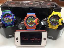 Black with gold, which are employed in a large number of accessories, is used on the case, band, and face, for a boldly cool design. Live Photos G Shock Ga 400 Hyper Colour