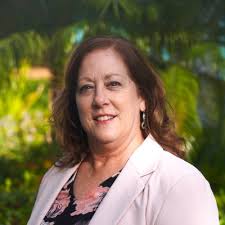 Who will wear the 2022 JA Homecoming Queen crown?