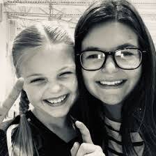 Stephanie Pond's Instagram, Twitter & Facebook