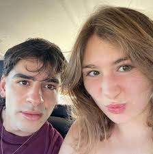 What rooms are available for rent in Perth, near the airport and town?