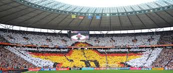 Der schriftzug uefa champions league ist am 01.06.2015 an einem zelt vor dem brandenburger tor in berlin zu lesen, wo für die feierlichkeiten. Champions League Berlin Tragt Finale 2015 Aus Der Spiegel
