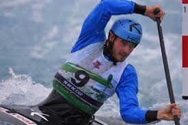 V umělém kanálu v troji dnes zvítězil i s dotykem hned v první brance finálové jízdy a napodobil sobotní triumf kajakáře jiřího prskavce. Rohan Adds Another Home Gold For Czech Republic At Icf Canoe Slalom World Cup
