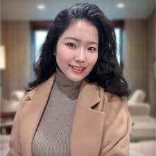 All this talk about FigPals this week at Figma, so I made my *actual*  FigPal Miggi from Figgi. Introducing....MigPal, the FigPal everyone wants  in their file 😂 Shout out to Professor Figma… |