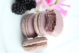Macarons A La Mure Meringue Italienne Chocociframboise Le Blog Macaron Macaron Chocolat Alimentation