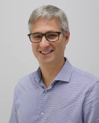 TheHeartofBarwonHealth 𝐂𝐡𝐫𝐢𝐬 𝐌𝐨𝐫𝐥𝐞𝐲, 𝐂𝐡𝐢𝐞𝐟  𝐩𝐞𝐫𝐟𝐮𝐬𝐢𝐨𝐧𝐢𝐬𝐭 "I am the chief perfusionist at Barwon Health and  my role is to manage our team of perfusionists. As a perfusionist, our job  is to manage patients