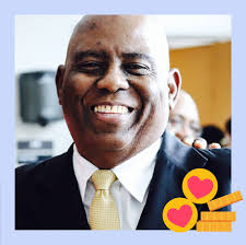 No Monday Blues over here...except for the dress, that is 💙 ✨ @nflnetwork  #NFLTotalAccess . . . . #LatinasInSports #CurlyHair