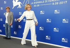 Robert redford says he is retiring from acting — if not directing and/or producing — and that the old man and the gun will be his last film in front of the camera. Filmfest Venedig Robert Redford Und Jane Fonda