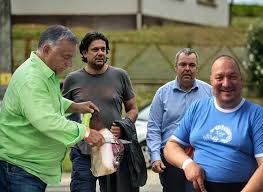 A földlakók nemzeti harcokban állnak egymással. Zsurpubi A 30 Eve Magangeppel Repkedo Orban Hazi Mediaja Kiakadt Jakab Peter Fizetesen