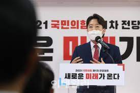 '이준석 돌풍'으로 관심을 끌어모은 국민의힘 전당대회의 인기가 투표율에서도 확인되고 있다. Gtmwoupn0zmfjm