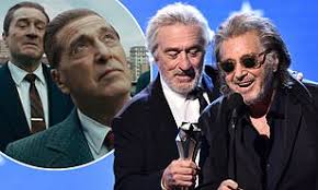(.) le visage de de niro est un peu flou quand frank est supposé avoir entre 40 et 50 ans, mais ce qui est plus frappant, c'est que le corps auquel il. The Irishman Wins For Best Acting Ensemble At The 2020 Critics Choice Awards Daily Mail Online