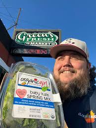 Where to buy spring mix/greens with minimal plastic packaging in New Haven?