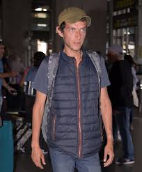 Camilo sesto, muy afectado tras ser víctima de un robo en su casa: El Hijo De Camilo Sesto Llega A Madrid Para Despedirse De Su Padre Foto 1