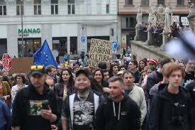 Pražská záchranka je navíc připravená rychle vyslat další vozy, sdělil za pořadatele robin suchánek. Chcete Demonstrovat Ve Velkem Poradime Vam Jak Na To Flowee