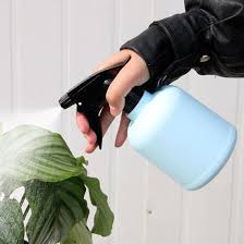 Air plants are small indoor house plants that get most of their nutrition from the air and require very little water. China Plastic Plant Mister Fine Mist Spray Bottle With Top Pump Trigger Indoor Plant Watering Sprayer For Flowers Herbs Plants Home Garden Esg11939 China Sprayer And Plant Sprayer Price