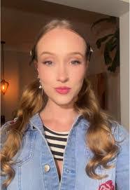 Scarlett Wells's Instagram, Twitter & Facebook